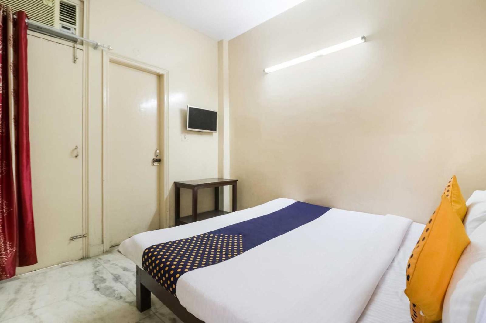 Hotel O Chandu 3*